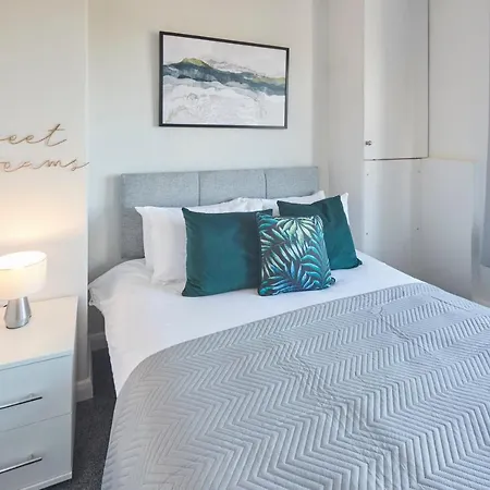 Host & - Armitage Road * Redcar